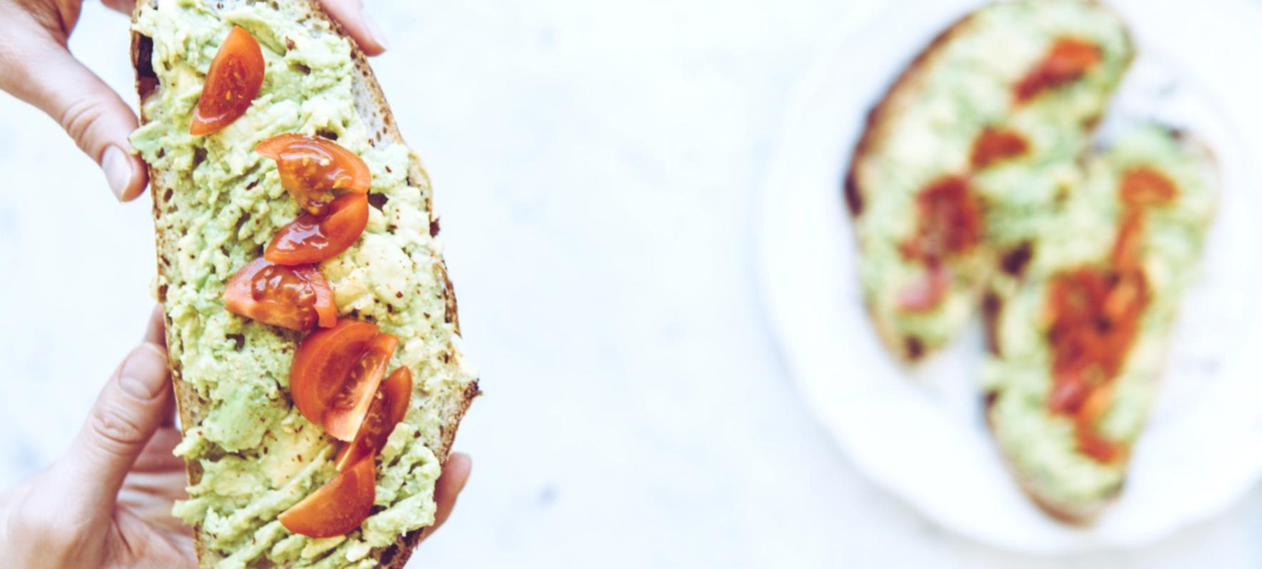 Presentación profesional de platos vegetarianos